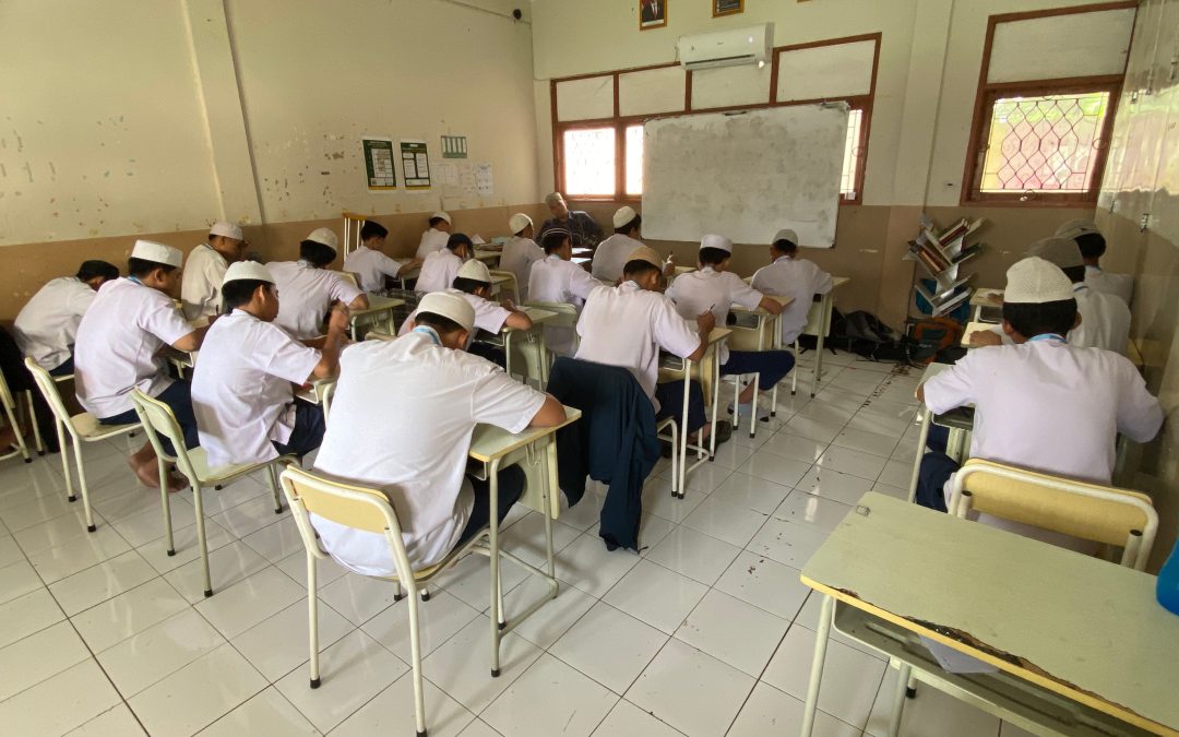 Pelaksanaan Sumatif Tengah Semester Ganjil di SMPIT Al Ihsan Legenda