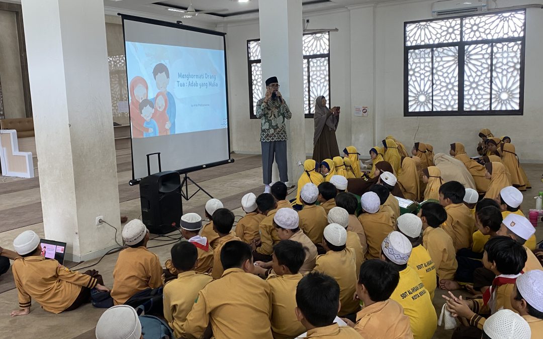 Kegiatan Literasi Bertema “Berbakti kepada Orang Tua” di SDIT Al Ihsan Legenda