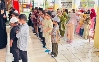 Menanamkan Cinta Shalat Sejak Dini TKIT Al Ihsan Legenda
